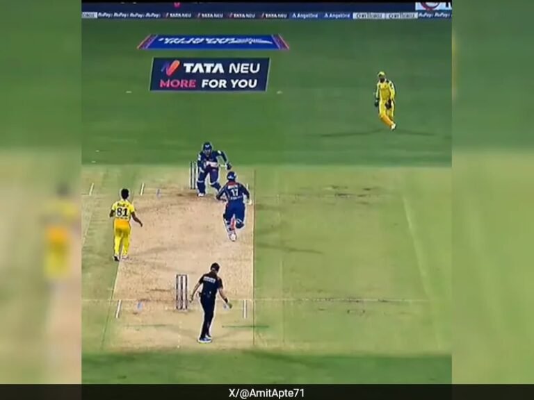 MS Dhoni's Run-Out Called 'Tukka'. Ex CSK Star Says "I've Also Worn Gloves"