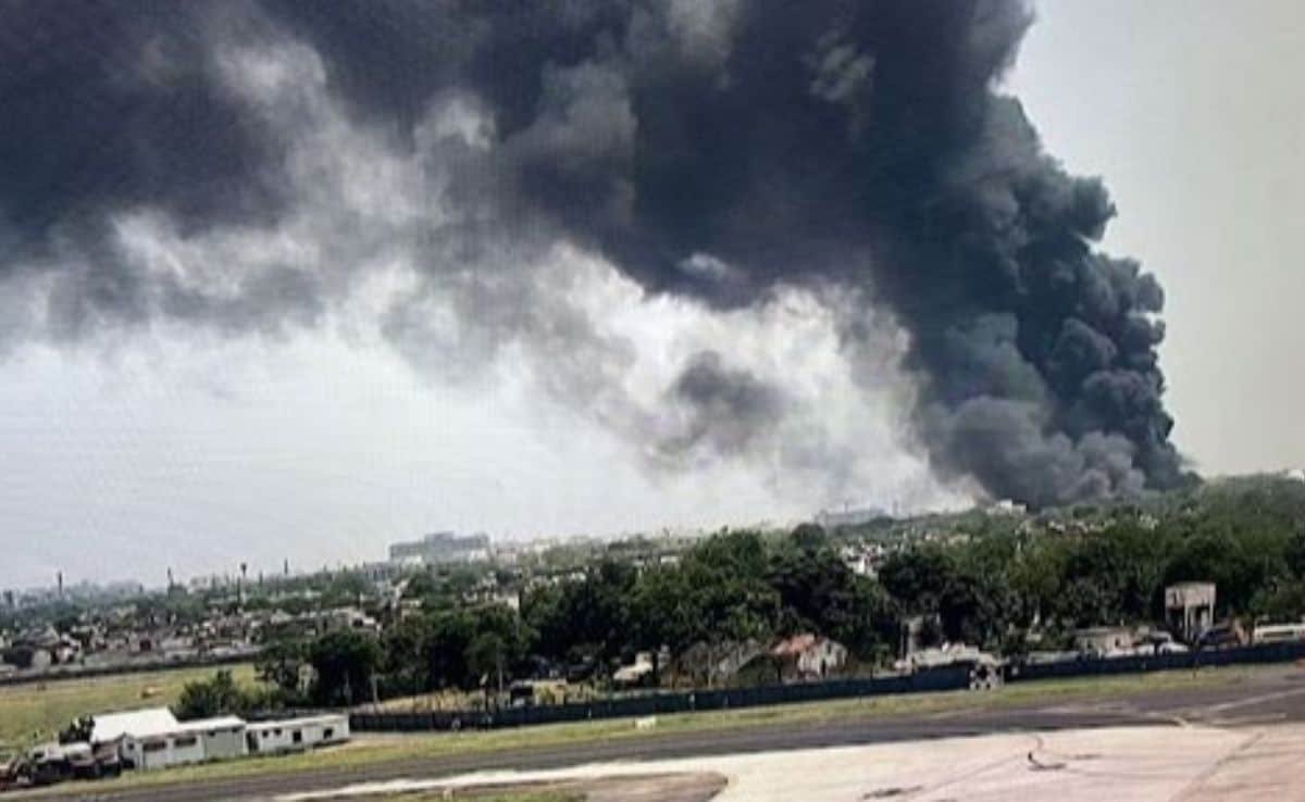 Lack Of Lift, Pilots Yanking Yoke: What May Have Happened In Plane’s Cockpit