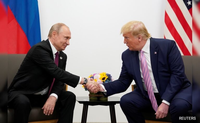 "Not Here To Negotiate For Ukraine": Trump Aboard Flight To Meet Putin