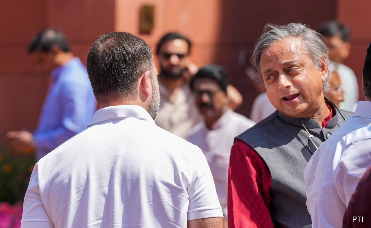 Shashi Tharoor Differs With Congress On ‘Bill To Remove PM, Chief Ministers’