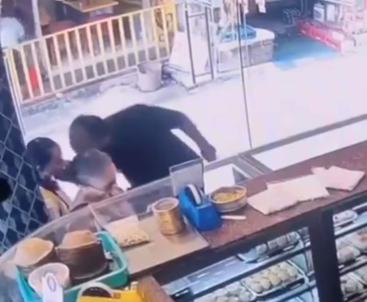 Man Kisses, Puts His Finger In Schoolgirl’s Mouth At Sweet Shop In Bengal