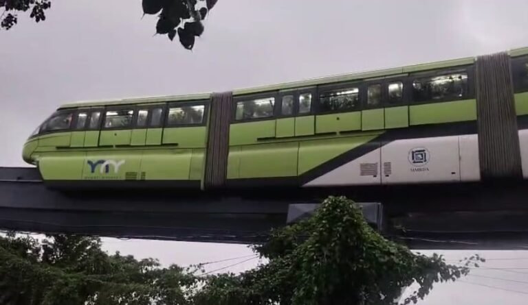 Mumbai Monorail With 442 Passengers Gets Stuck Amid Heavy Rain, All Rescued
